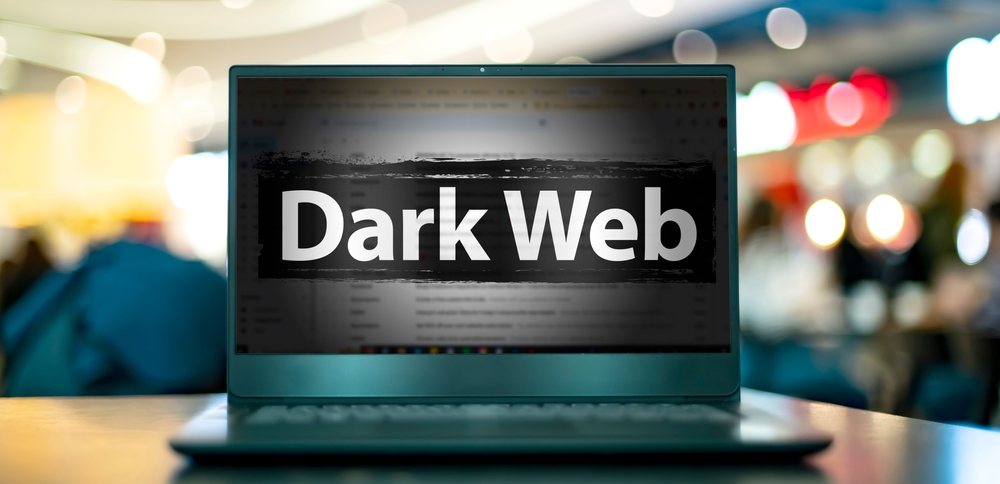 Herkesin korkulu rüyası dark web, ne olduğunu anlayın. Güvenliğinizi güçlendirin ve verilerinizi bu karanlık ağ içerisine düşmekten koruyun.