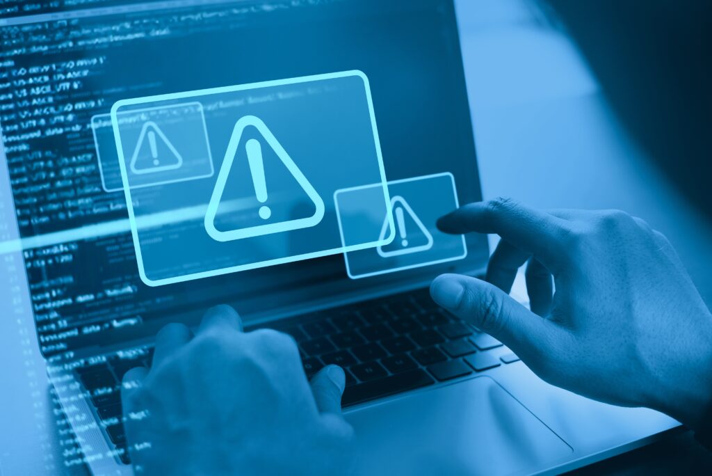 CyberSecurityConceptManUsingComputerWithSystemHackedAlert - antivirus.com.tr by ESET 2025 Haziran ortasında siber güvenlik dünyasını sarsan devasa bir veri sızıntısı gerçekleşti: Yaklaşık 16 milyar adet kullanıcı adı ve parola açığa çıktı.